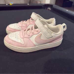 Nike Kids Sneakers in Pink and White